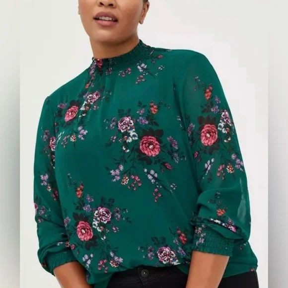 🌺 Torrid 6X Green Floral Top - Picture 2 of 6